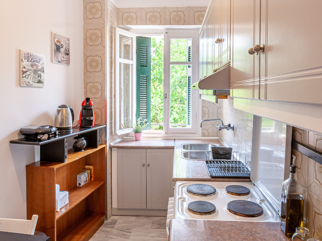 Kitchen area - Modern and fully equipped cooking space