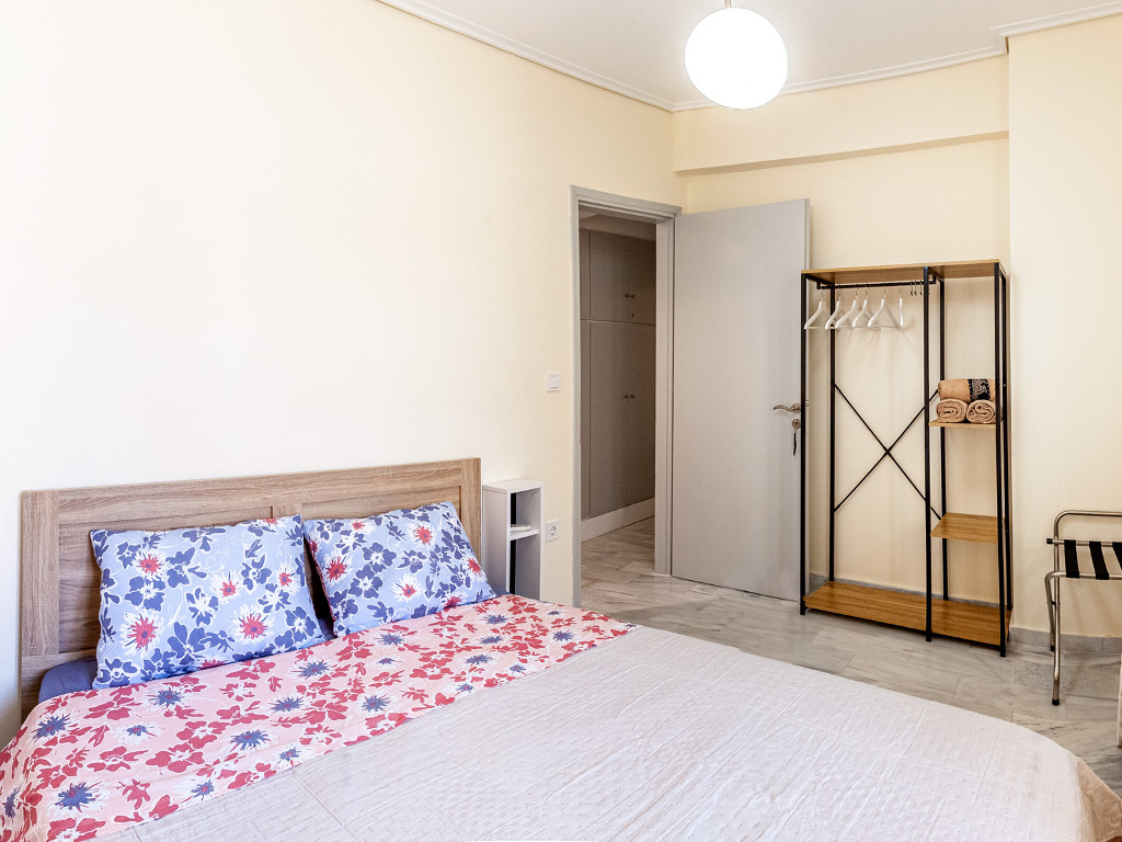 Second bedroom with double bed - Comfortable sleeping space with 150x200cm bed