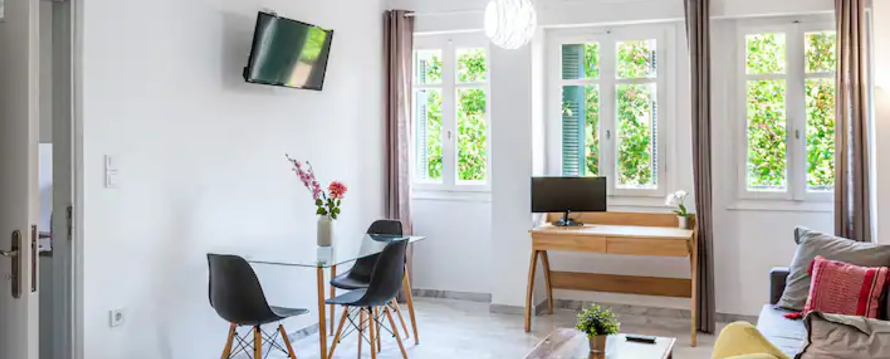 75m² Three-room apartment in Psiri - second floor with city views