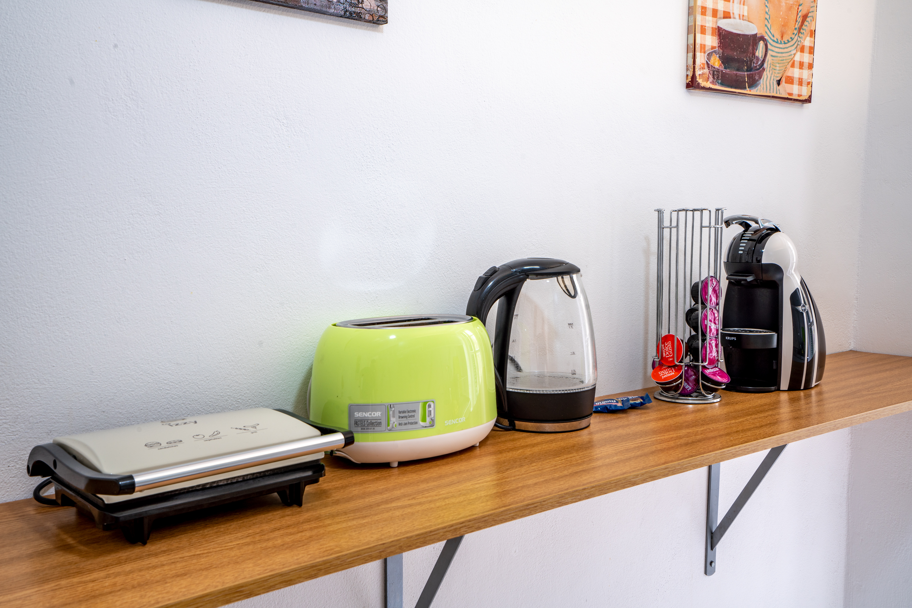 Kitchen appliances and amenities - Modern cooking facilities