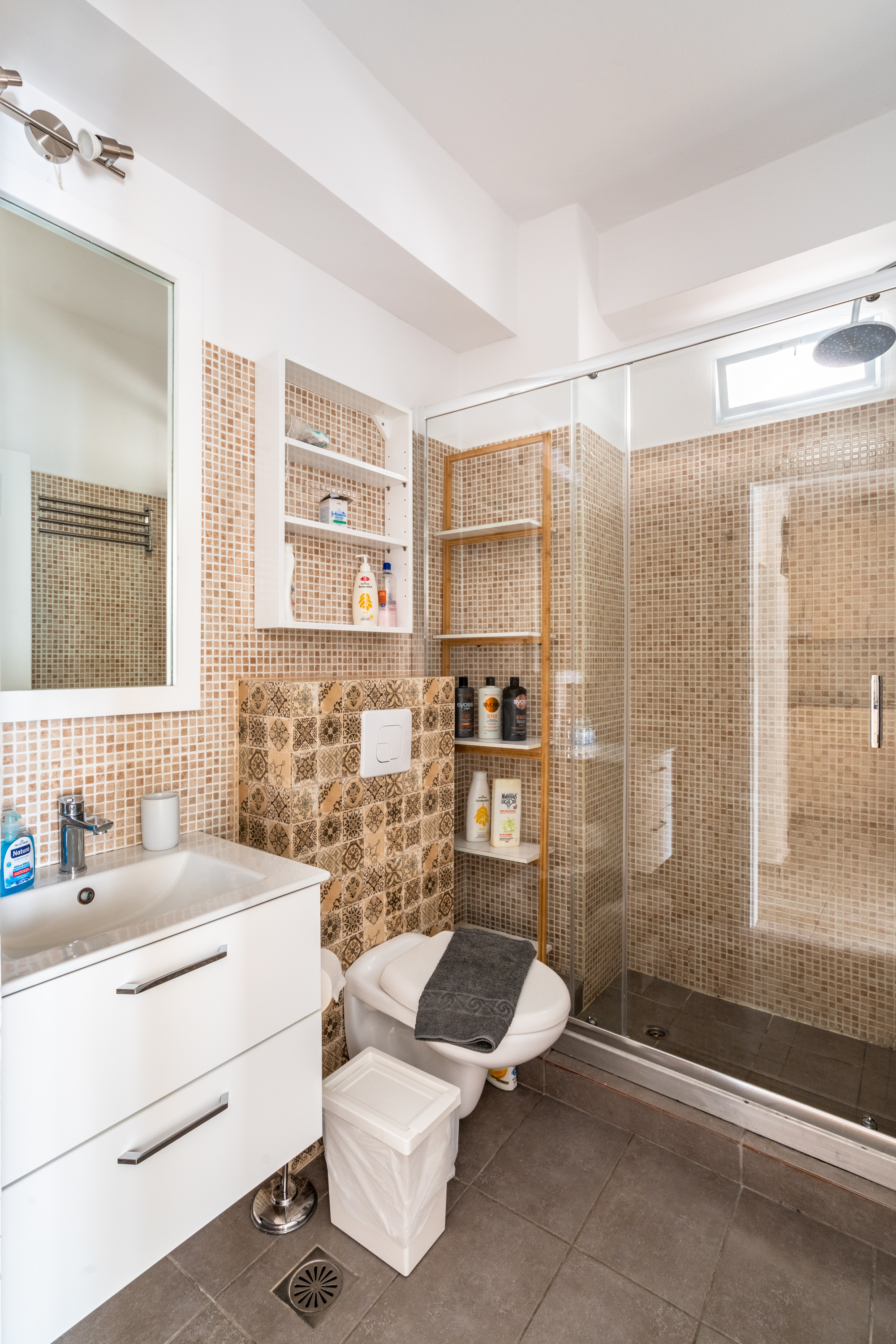Modern, newly renovated bathroom with fresh fixtures